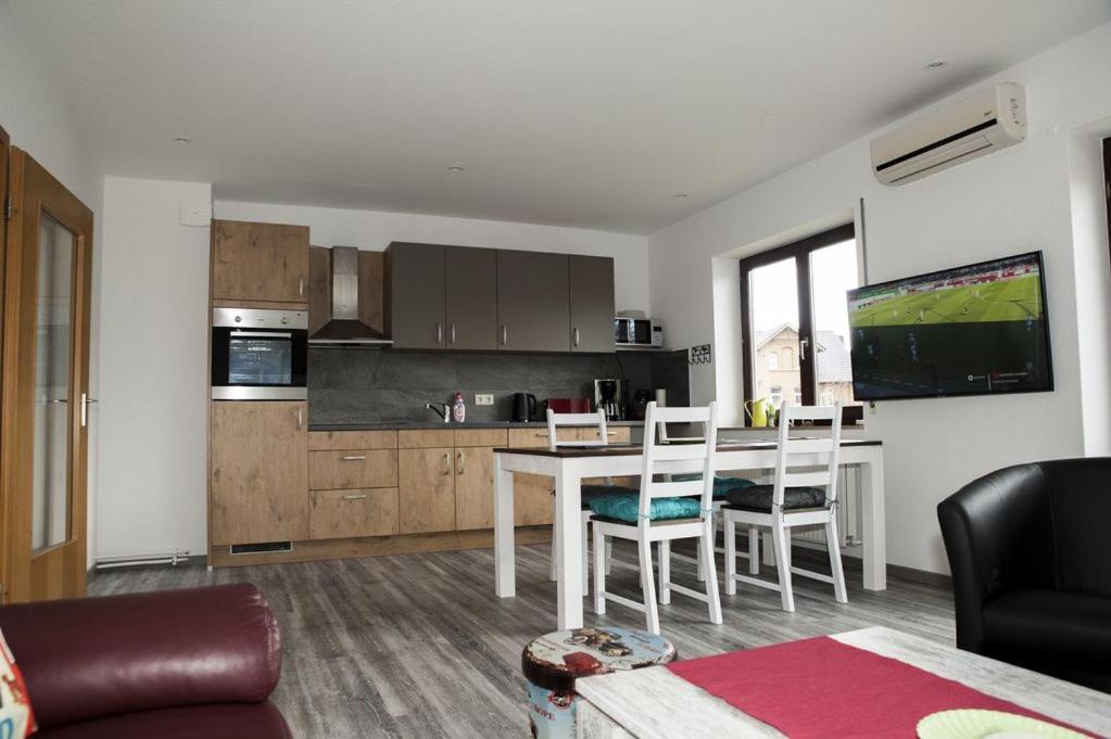 Exklusive Ferienwohnung Mit Balkon, 2 Schlafzimmer Im Haus Sertuerner 아인벡 외부 사진