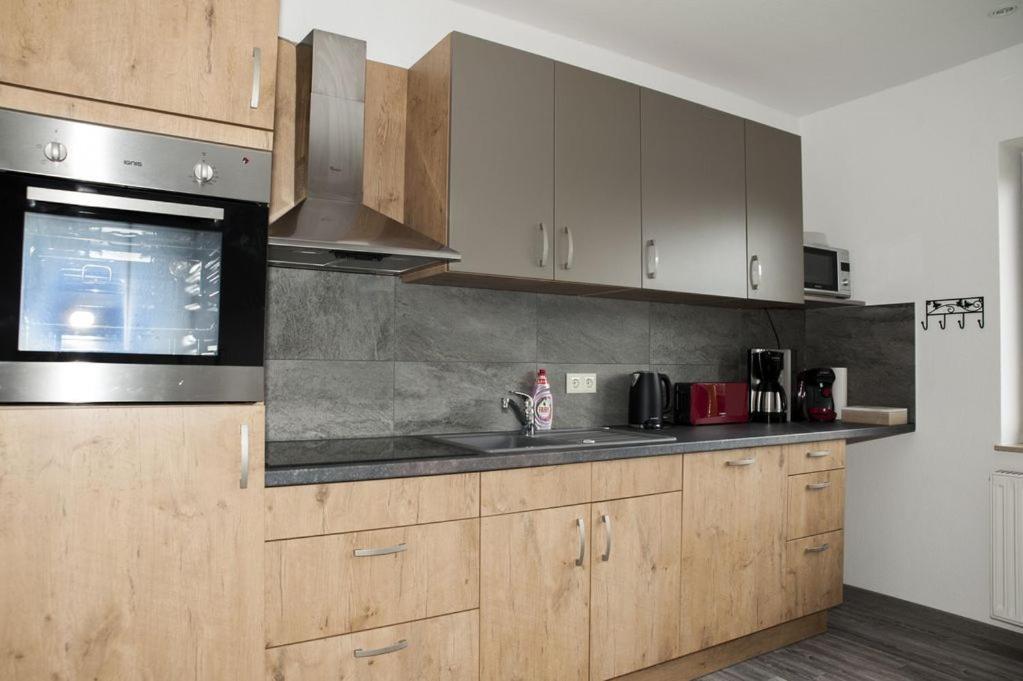 Exklusive Ferienwohnung Mit Balkon, 2 Schlafzimmer Im Haus Sertuerner 아인벡 외부 사진